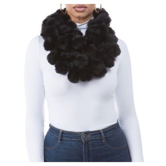 Nordstrom Black Faux Fur Scarf - Picture 1 of 5